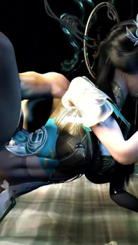 3D Cosplay modelka v sexy šatech má gangbang sex