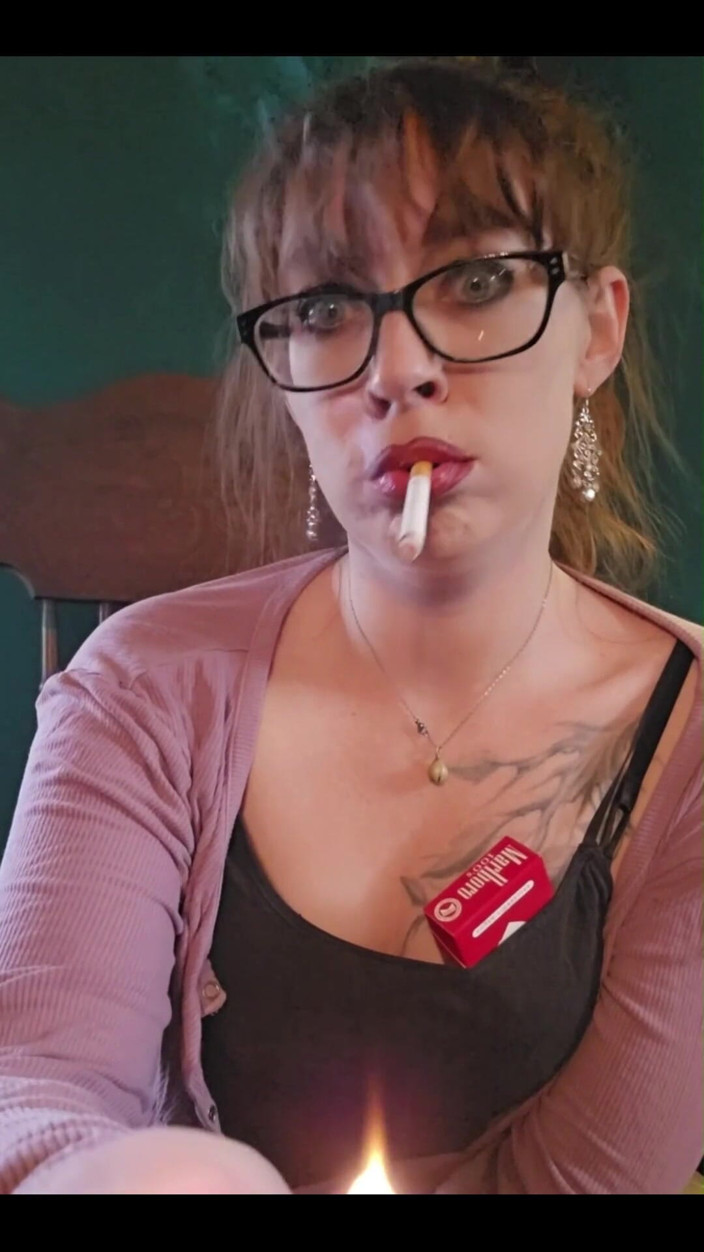 MistressThrope: Seninle bir sigara paylaşmak istedim