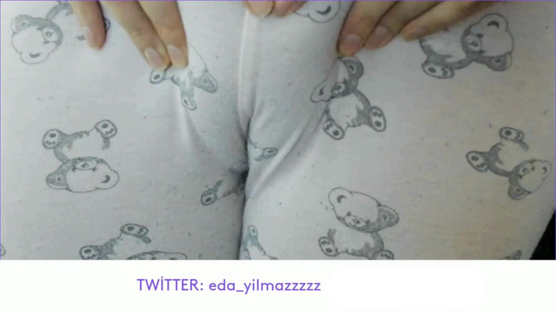 bigass_sexy_bigboobs: Mit schlafanzug masturbieren