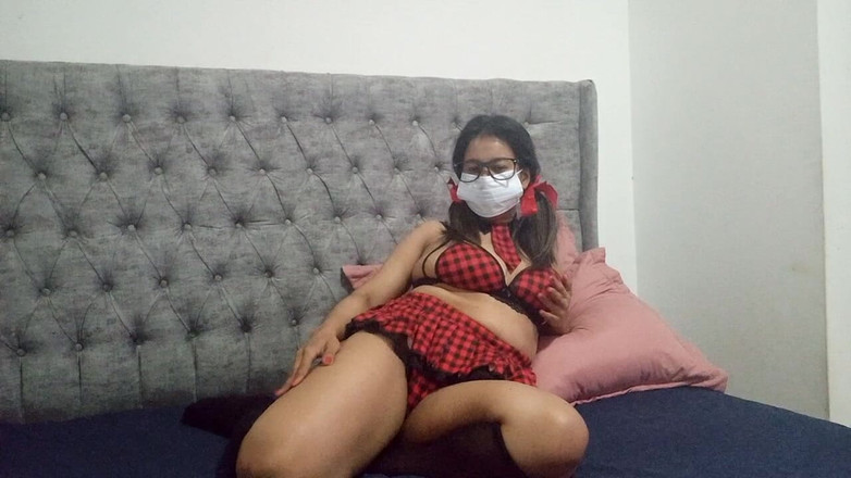 PATY PATY: Não assiste às aulas e só quer atrapalhar sua vagina suculenta...