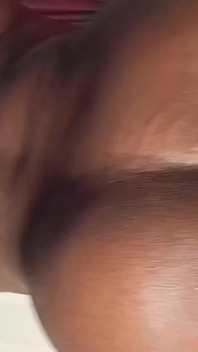 Sex süße sexy mitbewohnerin mit schönem arsch und frechen titten reitet großen schwanz