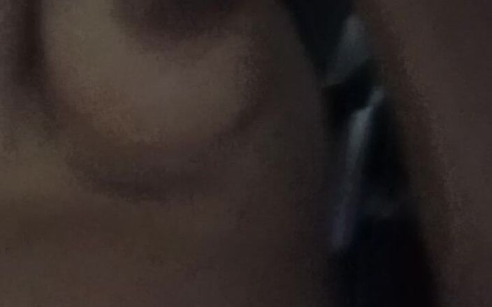 madusanka115: Sento la mia ragazza.