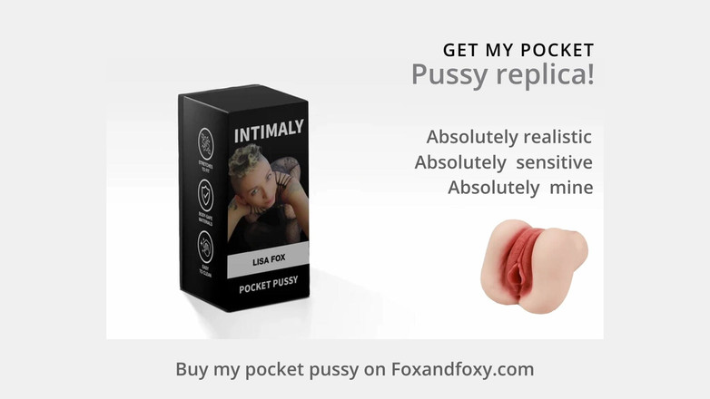 Lisa Fox AKA Foxy: 热辣的女同性恋者用双假阳具抽插阴户，肛交，女同性恋穿戴式假阳具并在阴户内喷