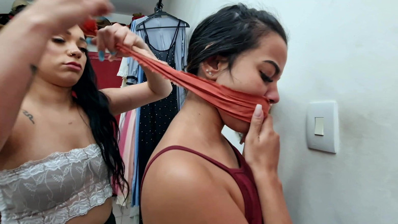 FetishKing: Hände über den mund, lesbische dominanz-top-schätzchen