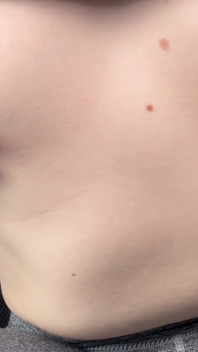 Horny Teen Girl Masturbates in Car