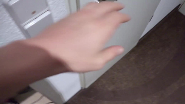 Scout69: Německý skaut – kočička přistihla nevlastního bratra, jak si honí a...