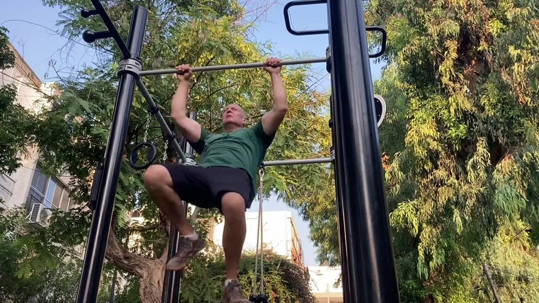 Alex Igogo: Eu vou me encher e me masturbar.