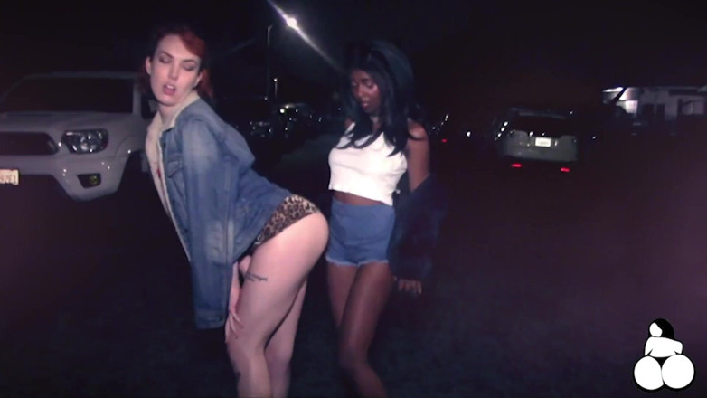 WhOOtylicious: Seks bertiga antara kaum dengan awek twerking