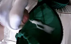 Masturbasi dan muncrat dengan bra hijau