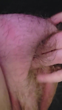Bucură-te de tine cât mă forțez să ajung la orgasm