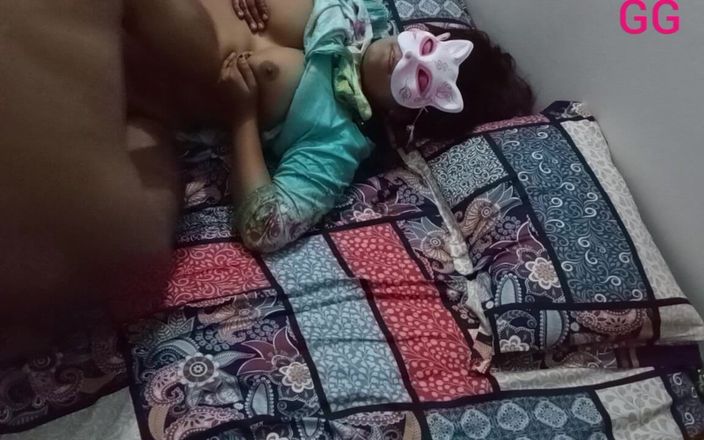 Girlgroup: Pantat dan memek tante seksi india dengan toket besar dientot...