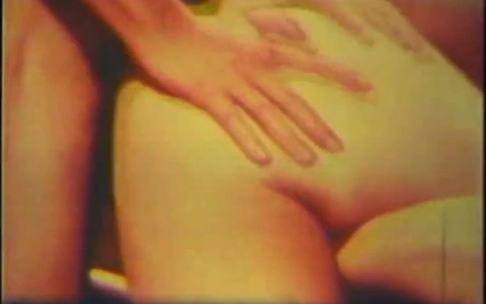 Vintage megastore: Curve nebune sexuale din anii 60 - Film restyling în Full HD
