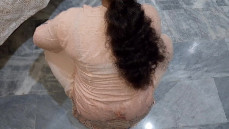 QueenbeautyQB: Pembantu rumah desi akan melakukan apa sahaja untuk menyelamatkan pekerjaannya