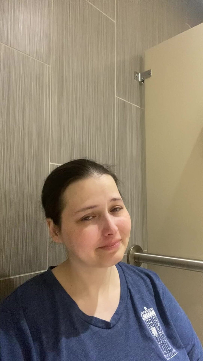 MissChrystalline: Hastayken boşalıyor