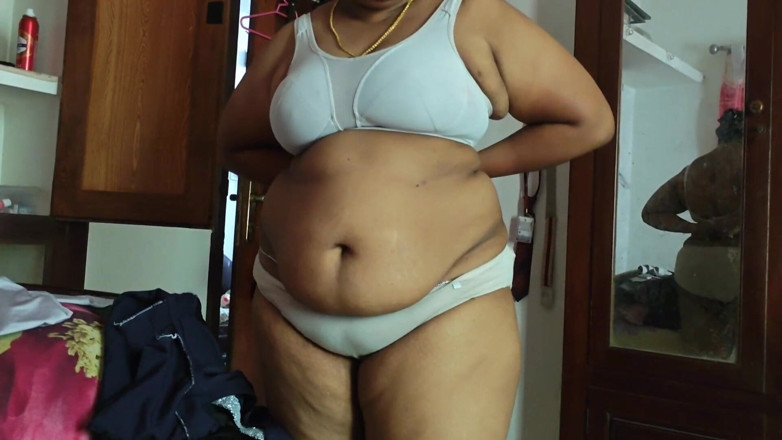 Anne Ipe: Chubby Indian Girl Completely Strips for Camera Before Getting Dressed