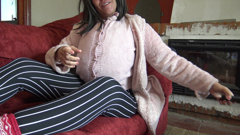 Stepmom Susan: Nadržená Těhotná MILF nechá nevlastního syna stříkat do její chlupaté...