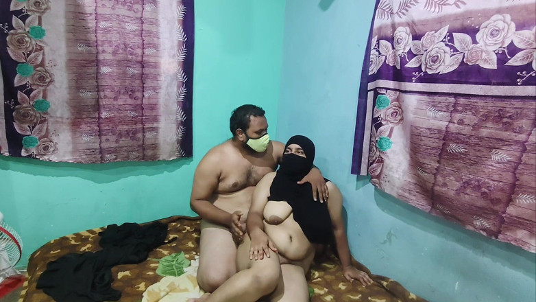 Gulaab: Ragazza musulmana hijabi baby che parla di sesso per la...