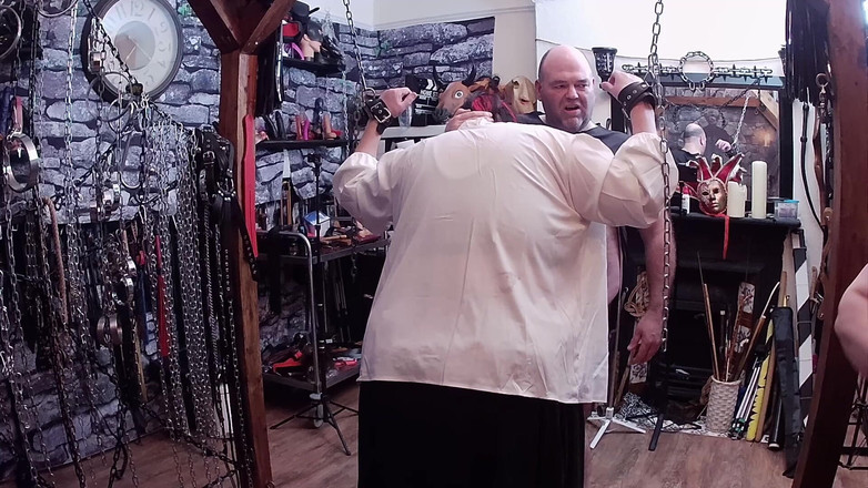 Aaexperinces trans: Teil 1: Lanista Bear &amp; Domina satana nehmen Stephanie_nicole tv im Kerker