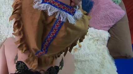 ChiksMira: Sora mea vitregă face un spectacol minunat pentru mine. Masturbare...