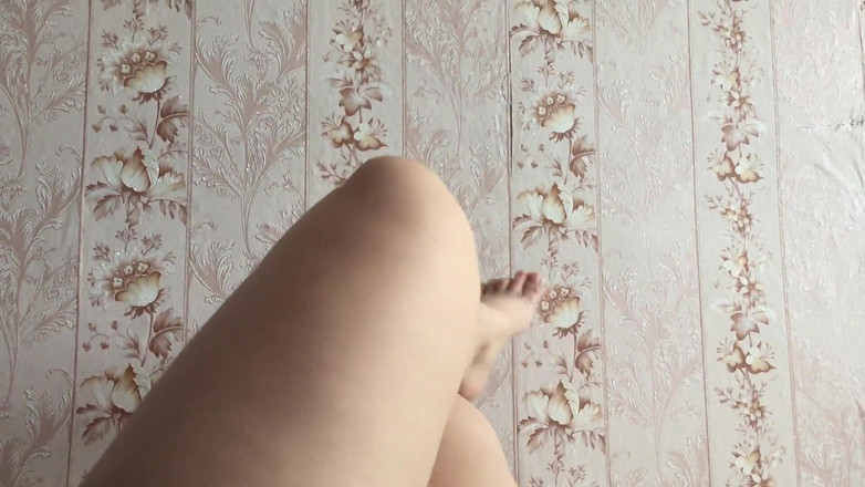 Lux Eva: Sexy nohy Alice Zábavná