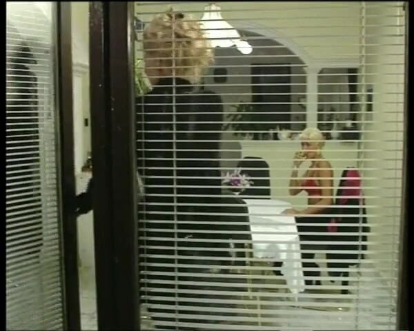 Swinger Friends Germany: Behind German Doors é fodido com diligência - filme completo