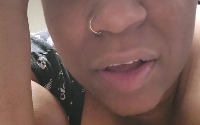 Josie4yourpleasure: Saya lapar. Apa untuk makan malam? Saya menulis dan kemudian...