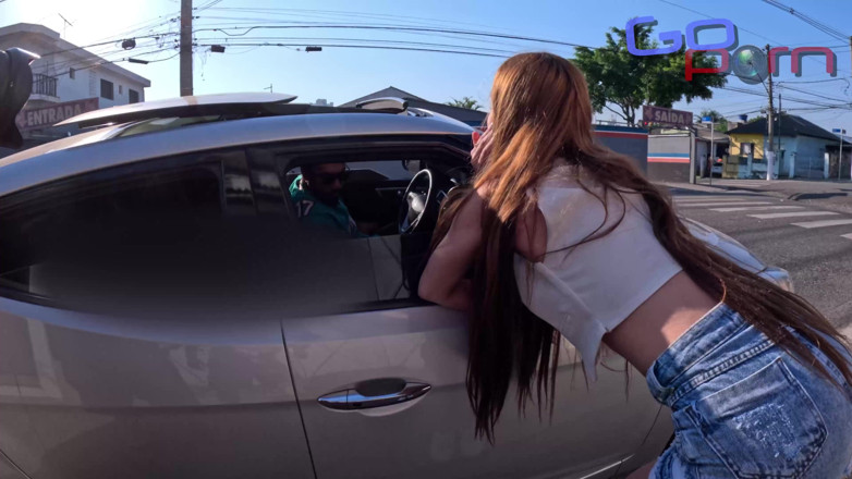 Go Porn: Girl Finds a Porn Actor and Asks to Fuck Him -...