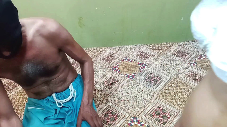 MehwishButt: Домашня слуга відтрахала свою мадам і поклала їй в рот великий член