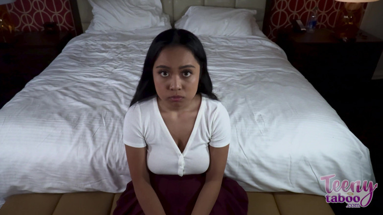 Teenytaboo: Luna Mills creampie student