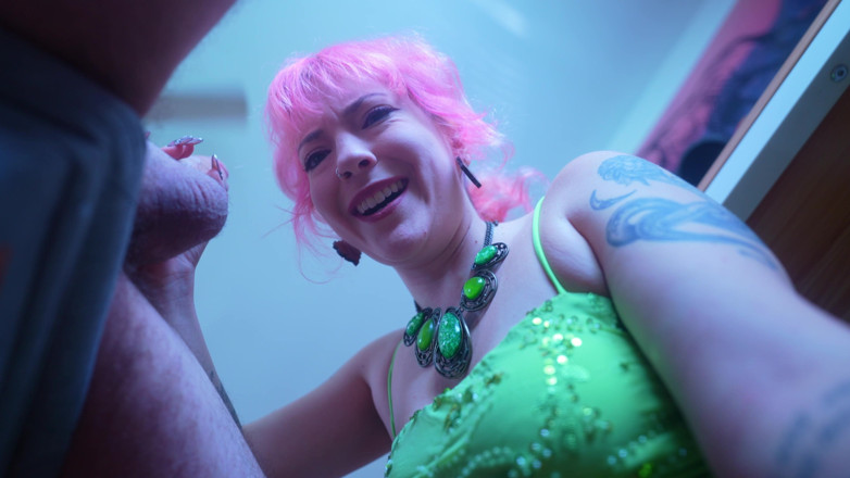 lilredvelvettt: Underneath Cuck Session