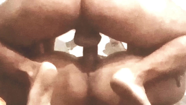 Joya Malik: Hintli yenge Joyaa dever tarafından sert sikiliyor, yenge, götüm yanıyor.