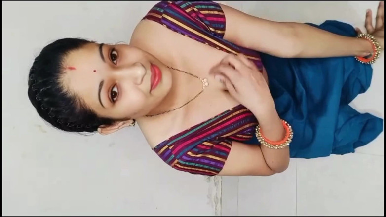 YourUrfi: Indian Sexy Maal Bhabhi Fingering Pussy and Pissing