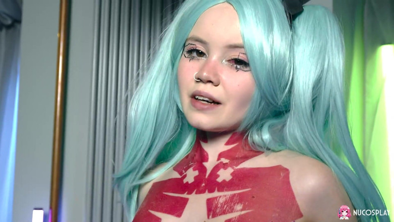 Nu Cosplay: Rebecca Nikson ci mostra le sue tette meravigliose in cosplay...
