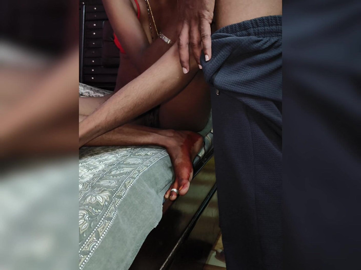 X videos: Istri ngentot sama pekerja di rumah