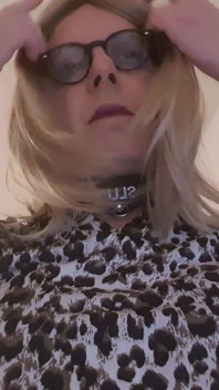 Toujours Excitée: Christiane Caresse Sa Bite En Cage Jusqu’à La Fin Désespérée Et Palpitante