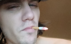 Smoke fetish: Sunny fumando busto grandes cargas