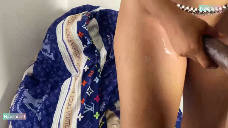 Nja cloud: První týden jsem pokračoval v práci jako služka, kterou položil...