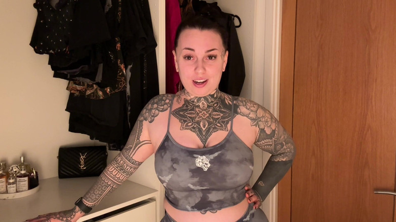Miss Valentina: Adore mes muscles