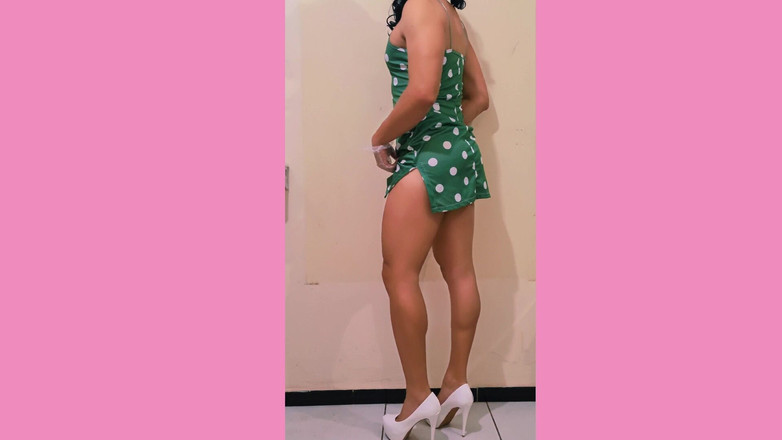 Milady Silvia Helena: Polka Dot en peep teen travestiet