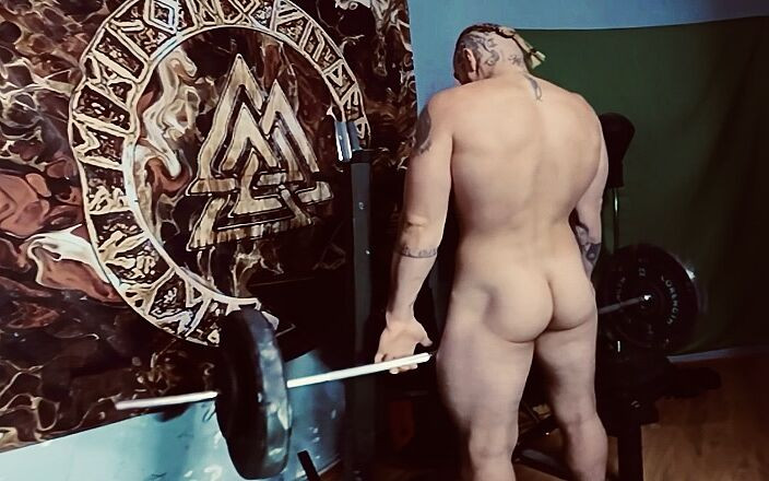 JackSpanish: Nacktes fitnessstudio-ritual - körpertraining &amp;