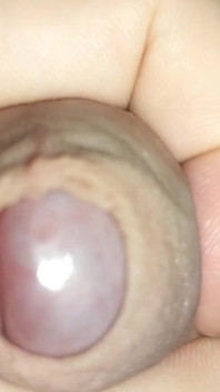 Nahaufnahme masturbation, unbeschnittener schwanz und abspritzen