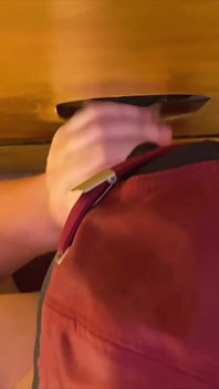 Gloryhole Ich Tropfe Seine Dicke Heiße Ladung Direkt Aus Dem Kondom in Meinen Mund
