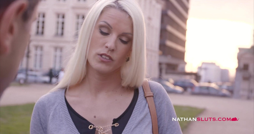 Nathansluts: Il culo di Bradburry ceca tettona ha spalancato per bene...