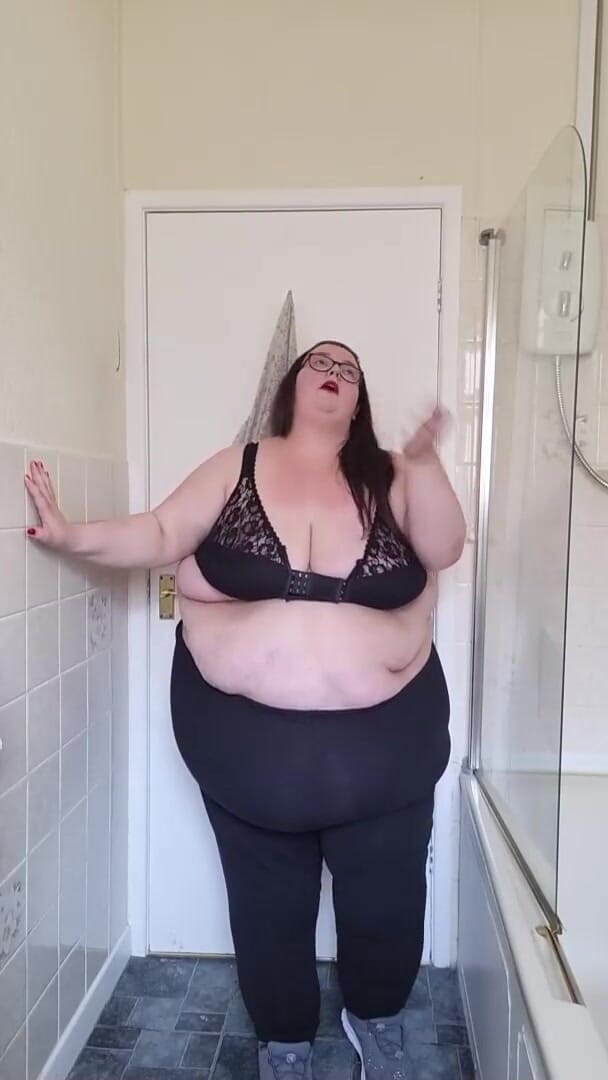 SSBBWLadyBrads: L'ESTATE CALDA DELLA RAGAZZA È ANCORA QUI