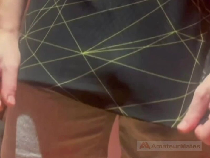AmateurMates: Compilație de freeballing de amatori, umflături și vpl (linia penisului vizibilă)