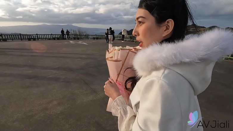 AV Jiali: POV Randka z paleniem gorącej brunetki, Jiaxin