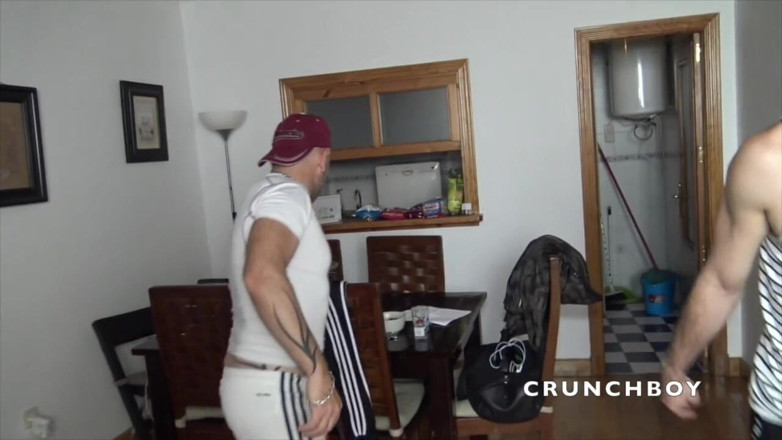 Kinky Bareback Boys: Jess Royan ošukaná bez sedla mladým latinoameričanem
