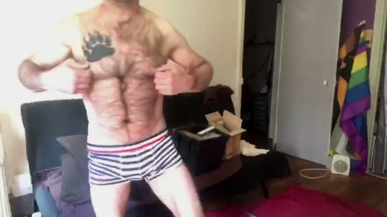 Portugaycho: Exhib y tetas