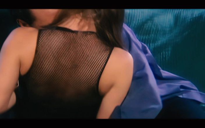 BestPorn85: Aurora Snow má tak těsný zadek, její hřebec musí pomalu...