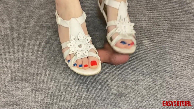AnnyCandyPainboy: Nyonya dengan kaki seksi dengan sepatu